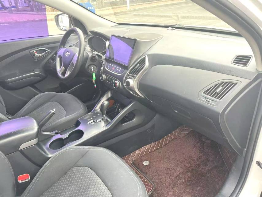 北京现代 ix 35 Model Year 2.0L 自动两驱智能型 国 V