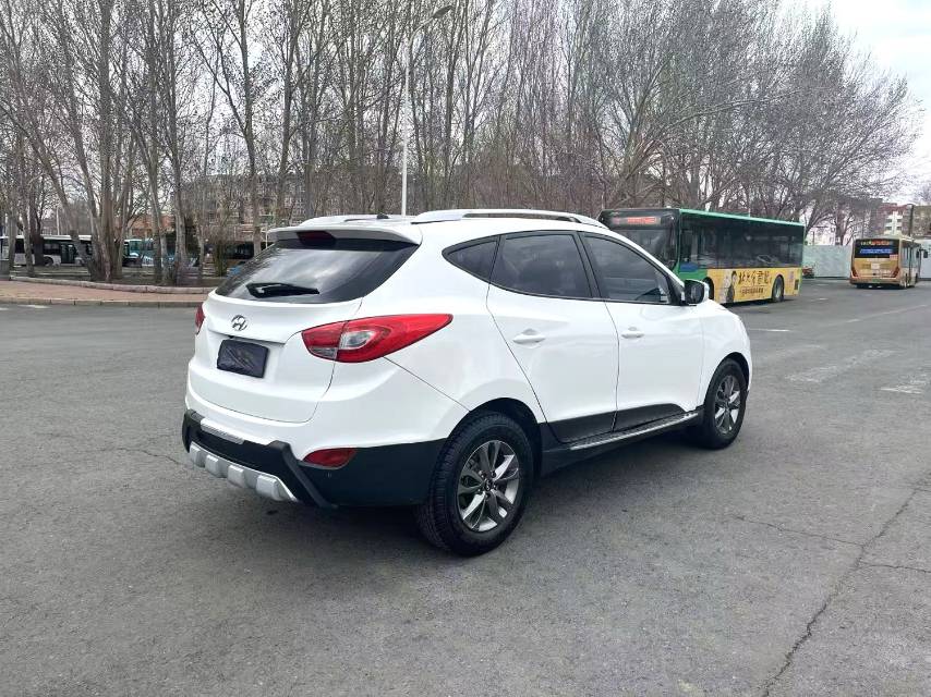 北京现代 ix 35 Model Year 2.0L 自动两驱智能型 国 V