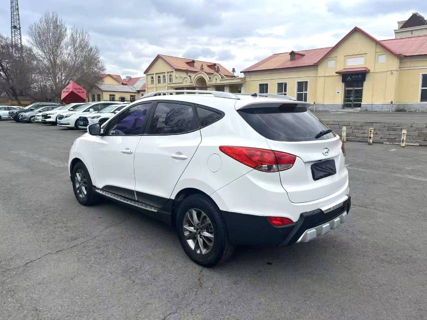 北京现代 ix 35 Model Year 2.0L 自动两驱智能型 国 V