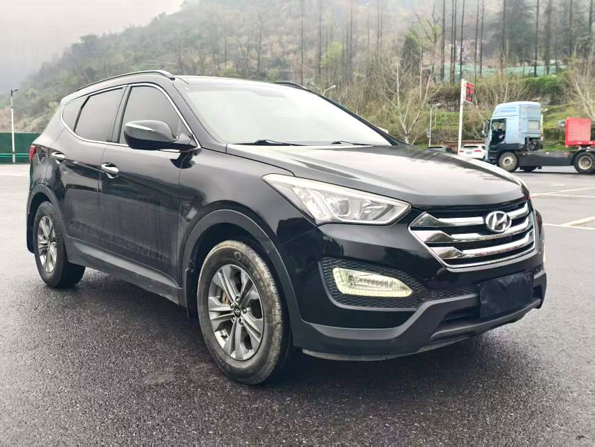 胜达 Model Year 2.4L 自动两驱智能型 5 Seats