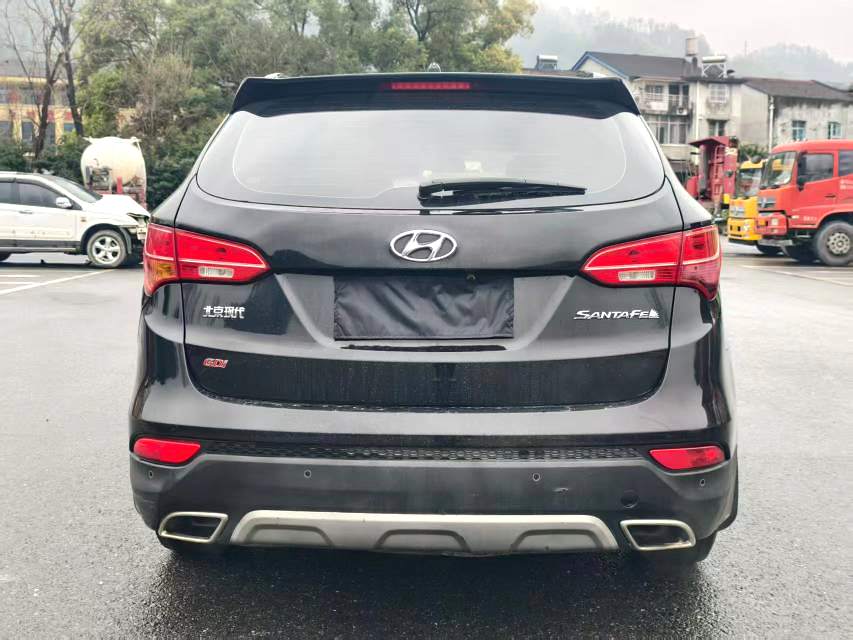 胜达 Model Year 2.4L 自动两驱智能型 5 Seats