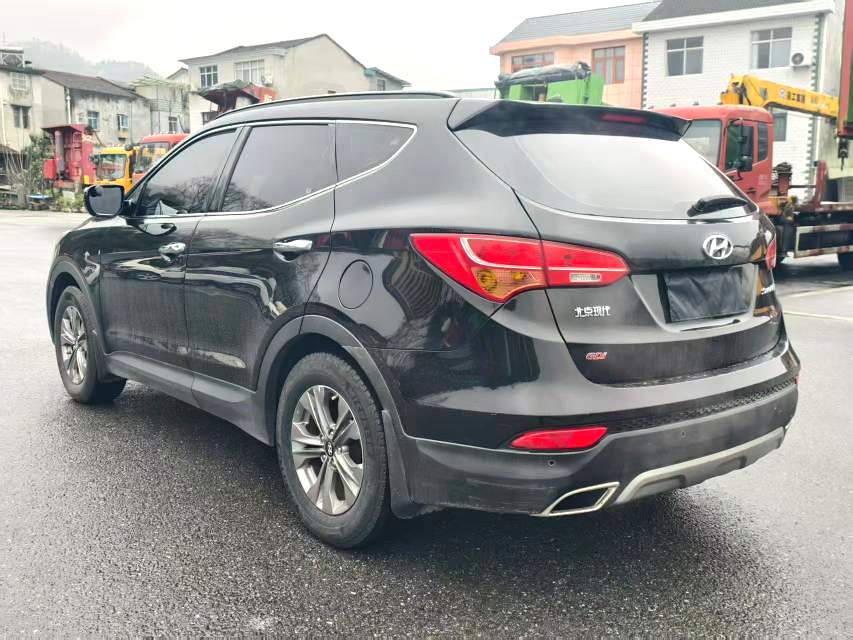 胜达 Model Year 2.4L 自动两驱智能型 5 Seats