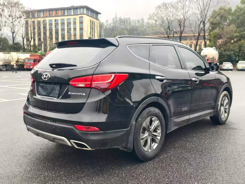 胜达 Model Year 2.4L 自动两驱智能型 5 Seats