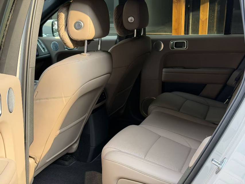 理想 L (Liter) 6 Model Year Max 智能焕新版