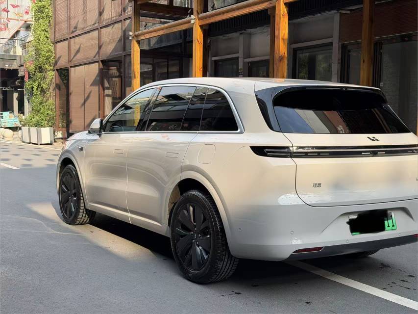 理想 L (Liter) 6 Model Year Max 智能焕新版