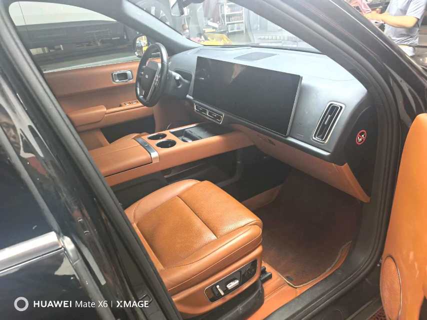 Li Auto L (Liter) 8 Pro