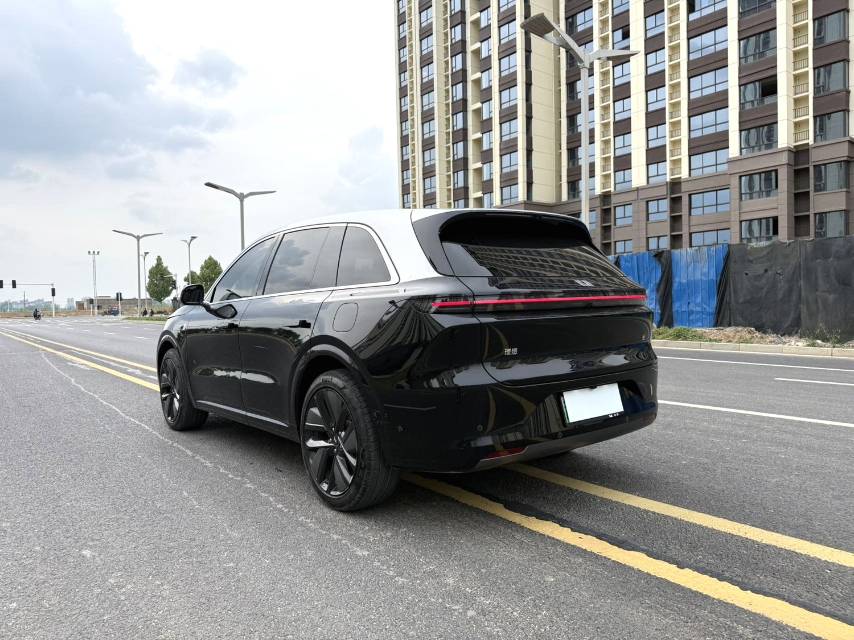 理想 L (Liter) 6 Model Year Max 智能焕新版