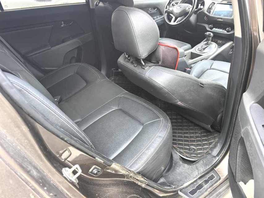 Kia Sportage 2,0 л, АКПП, передний привод, DLX