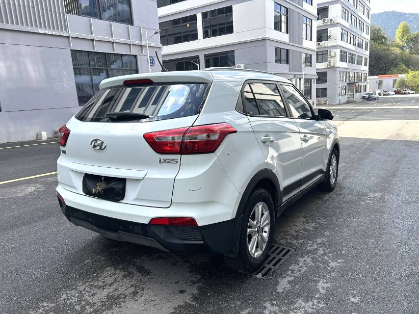北京现代 ix 25 Model Year 1.6L 自动两驱时尚型 GS
