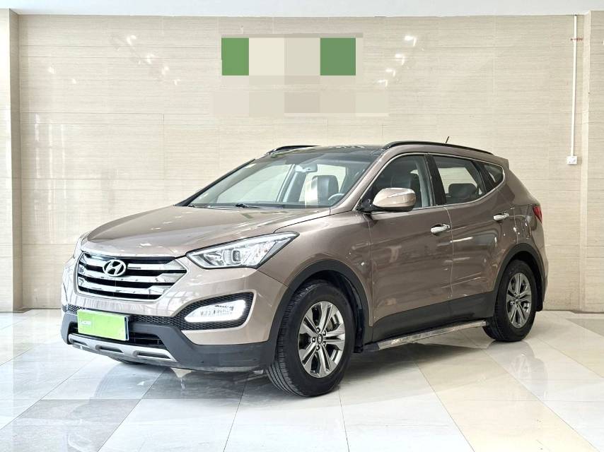 Hyundai Santa Fe 2.4L Automatic2WD 5 Seats