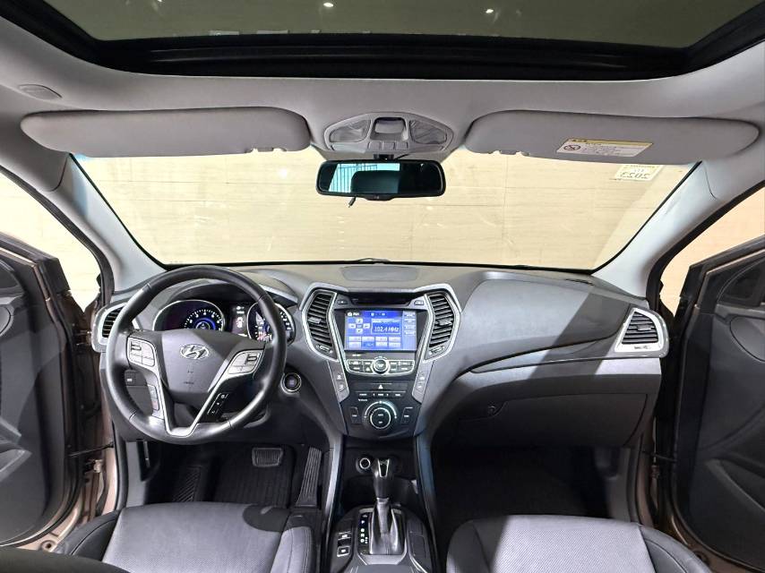 胜达 Model Year 2.4L 自动两驱智能型 5 Seats