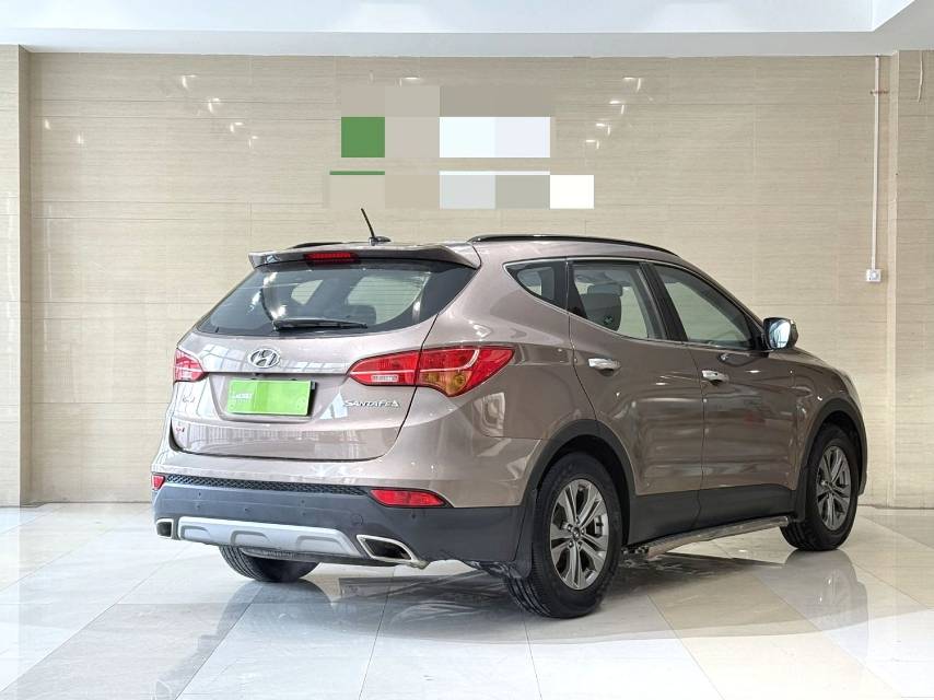 胜达 Model Year 2.4L 自动两驱智能型 5 Seats