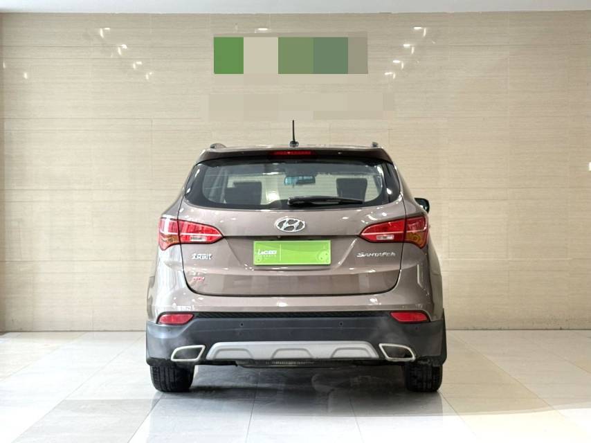 胜达 Model Year 2.4L 自动两驱智能型 5 Seats
