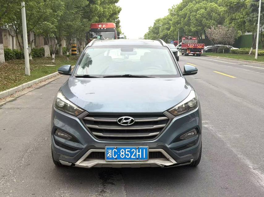 途胜 Model Year 1.6T 双离合两驱智能型