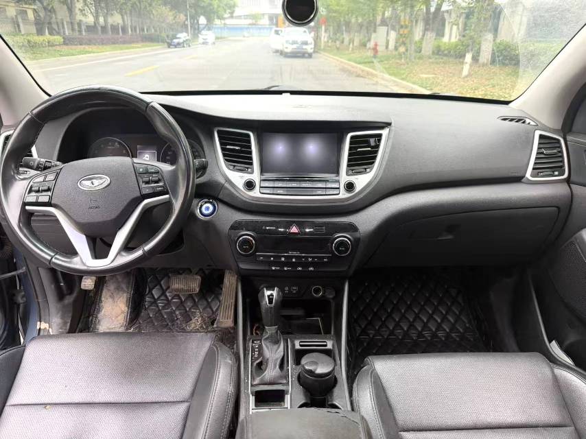 途胜 Model Year 1.6T 双离合两驱智能型