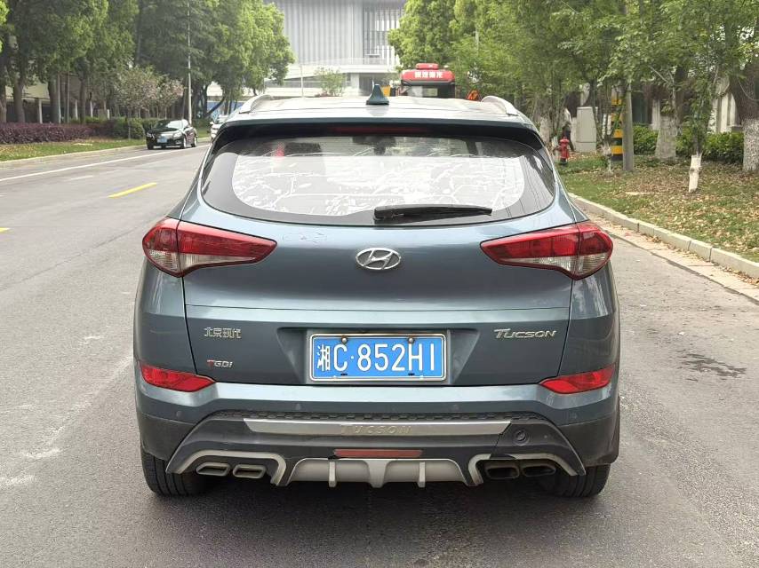 途胜 Model Year 1.6T 双离合两驱智能型
