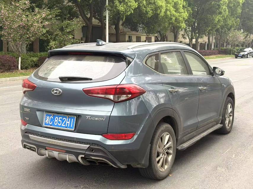 途胜 Model Year 1.6T 双离合两驱智能型