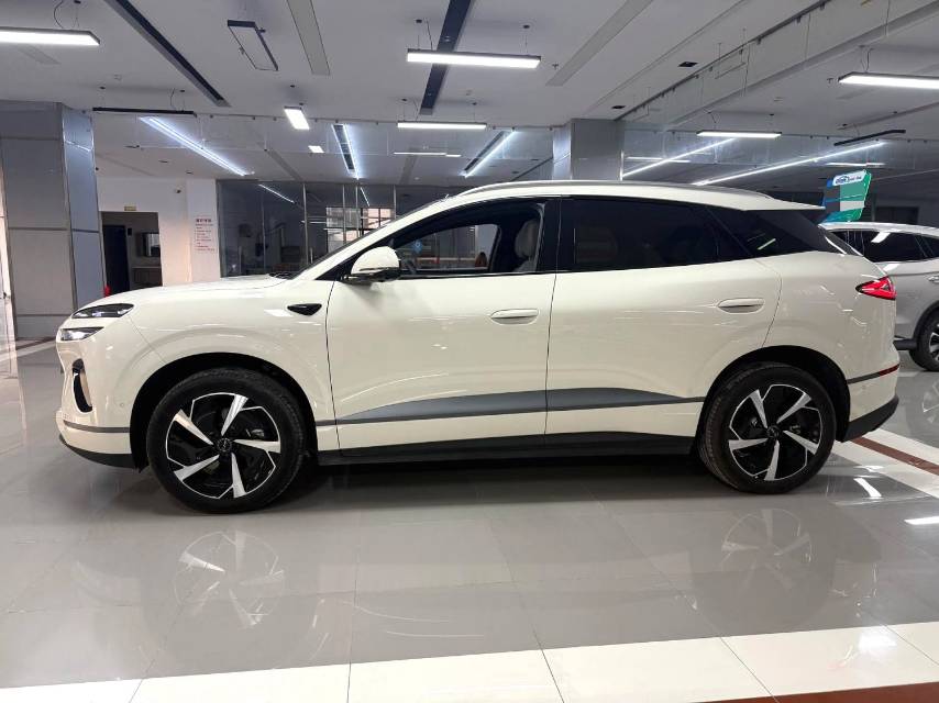 BYD 06 — электромобиль на альтернативном топливе, версия 605 Pro