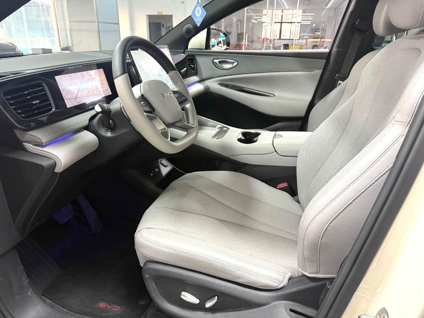 BYD 06 — электромобиль на альтернативном топливе, версия 605 Pro