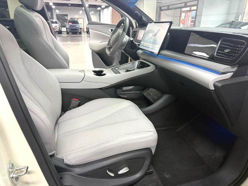 BYD 06 — электромобиль на альтернативном топливе, версия 605 Pro