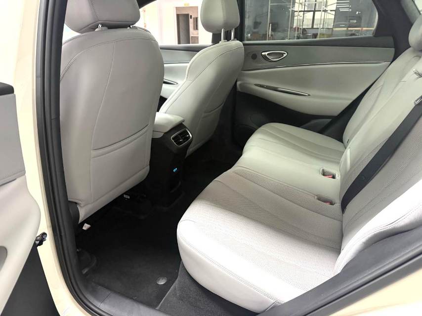 BYD 06 — электромобиль на альтернативном топливе, версия 605 Pro