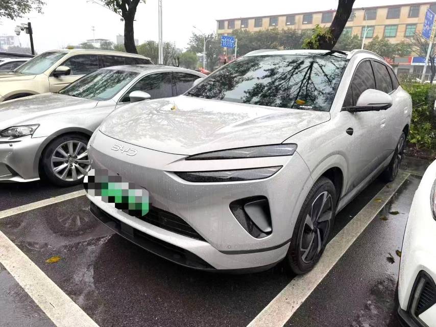 BYD 06 — электромобиль на альтернативном топливе, версия 605 Pro
