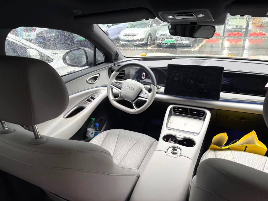 BYD 06 — электромобиль на альтернативном топливе, версия 605 Pro