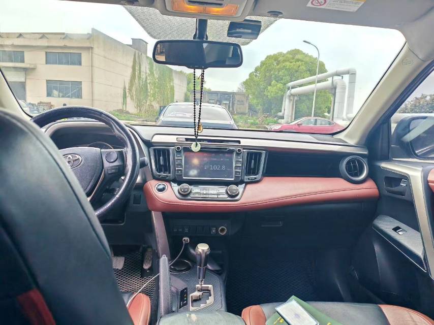RAV 4 荣放 Model Year 2.5L 自动四驱精英版
