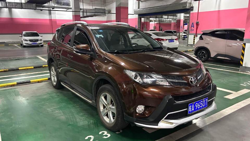 Toyota RAV 4 2.0L CVT 2WD