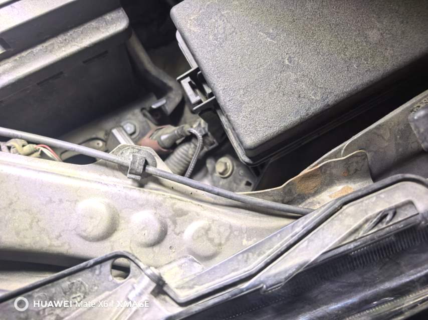 卡罗拉 Model Year 双擎 1.8L E CVT 精英版