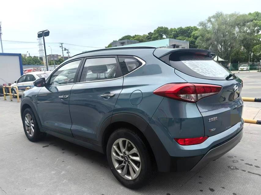 途胜 Model Year 1.6T 双离合两驱智能型