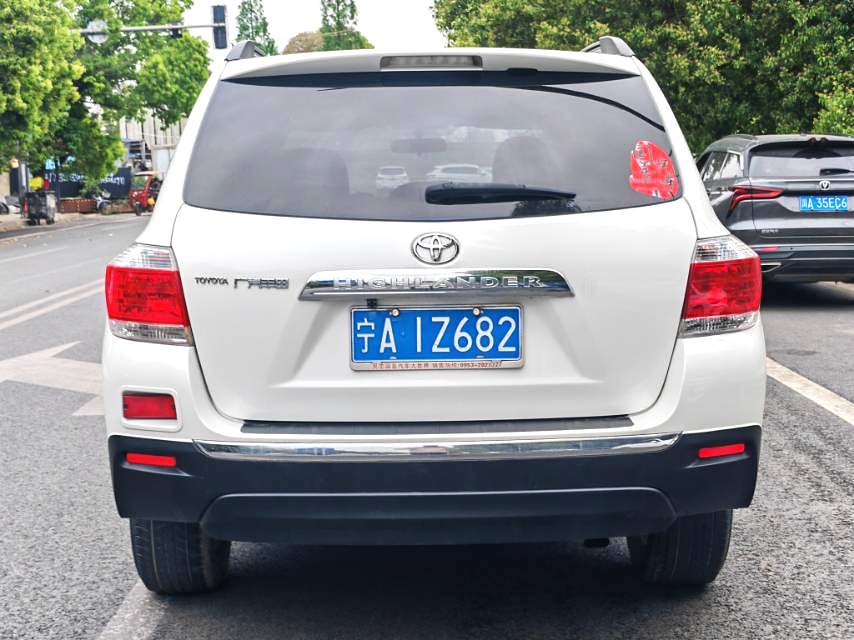 Toyota Highlander 2,7 л, 2WD, 5-местная версия Elite