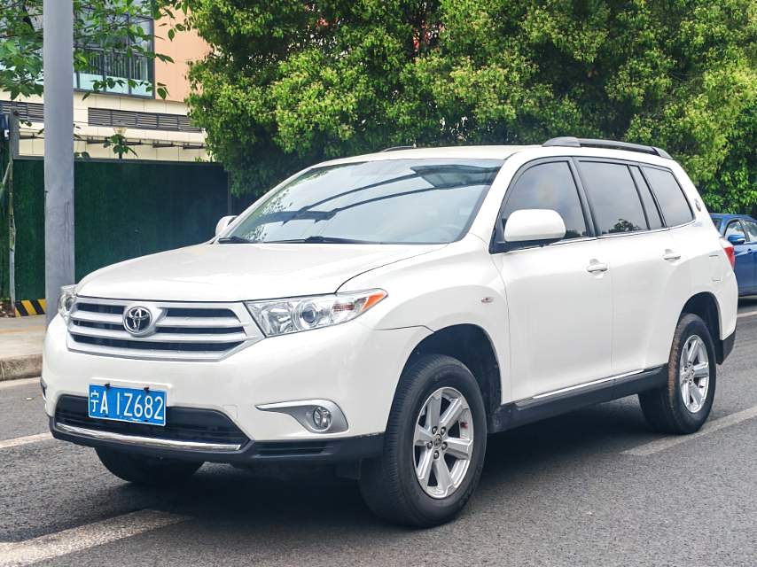 Toyota Highlander 2,7 л, 2WD, 5-местная версия Elite
