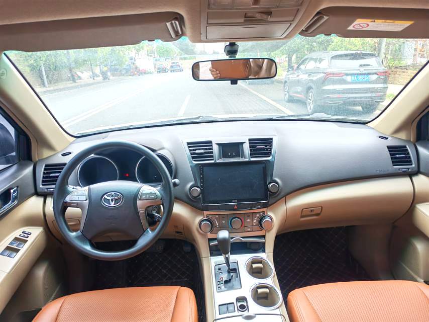 Toyota Highlander 2,7 л, 2WD, 5-местная версия Elite