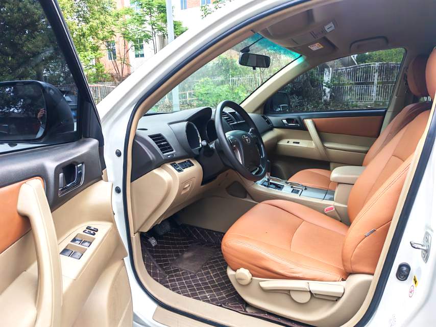 Toyota Highlander 2,7 л, 2WD, 5-местная версия Elite