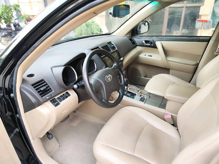 汉兰达 Model Year 2.7L 2WD 5 座精英版