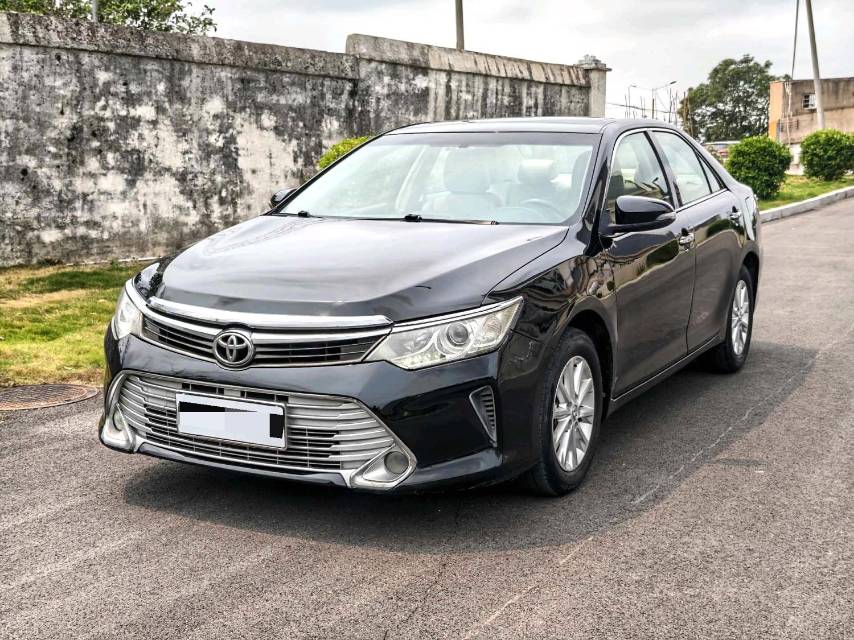 Toyota Camry 2.0E Elite