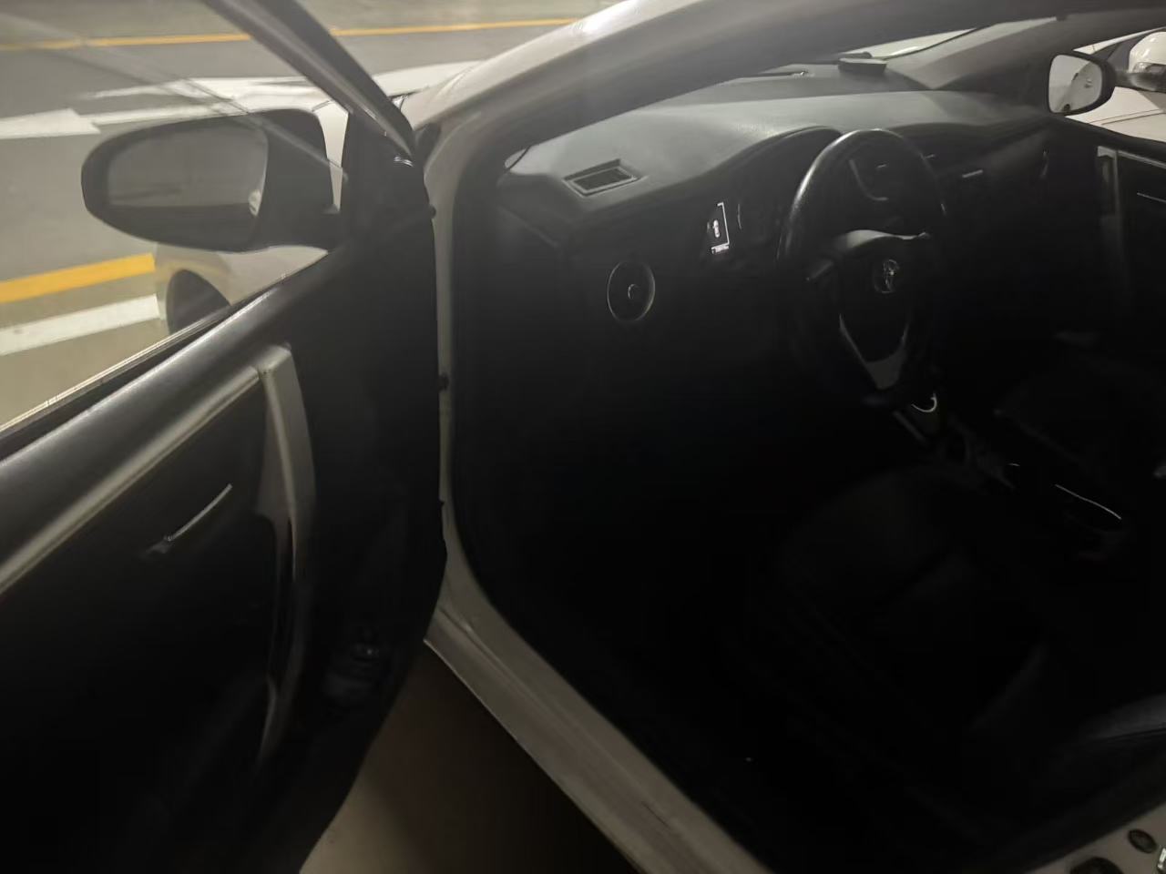 卡罗拉 Model Year 双擎 1.8L E CVT 智尚版