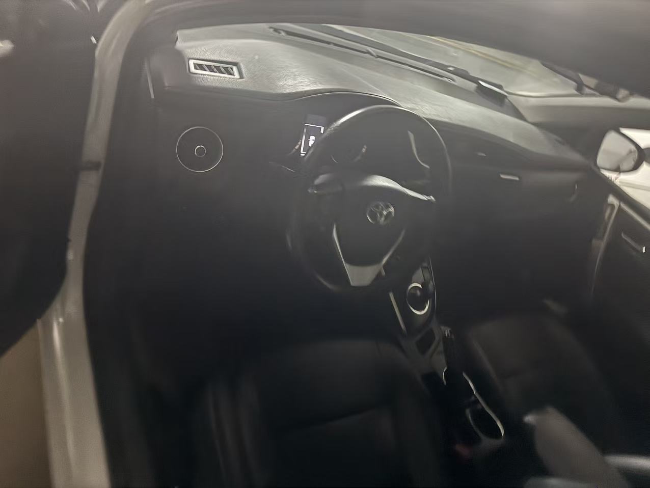 卡罗拉 Model Year 双擎 1.8L E CVT 智尚版