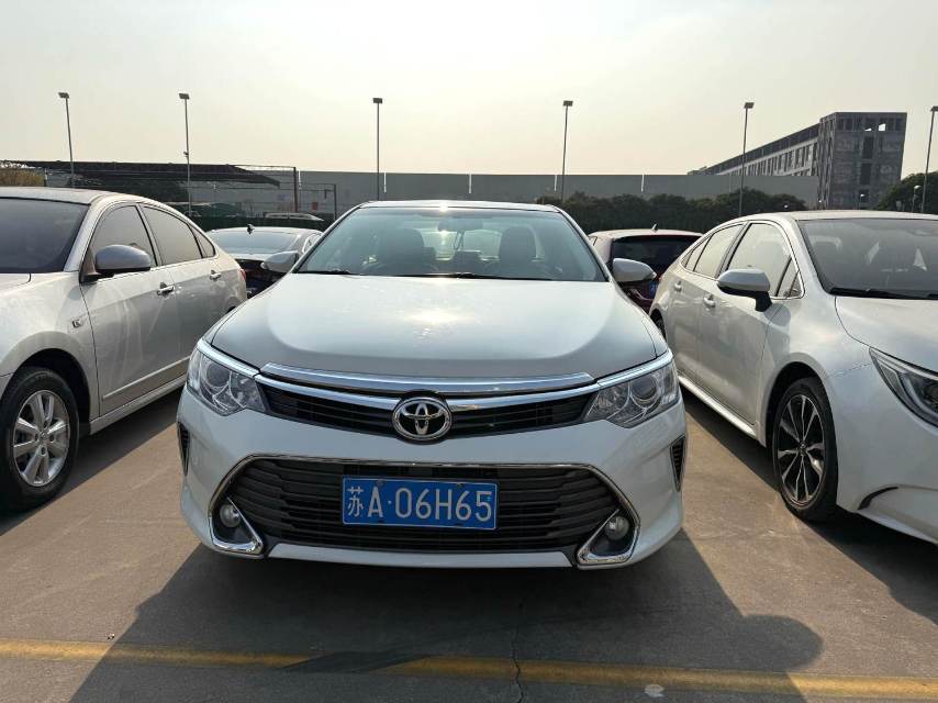 Toyota Camry 2.0G Luxury