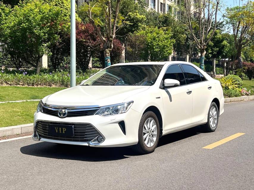 Флагман Toyota Camry Hybrid 2.5HQ