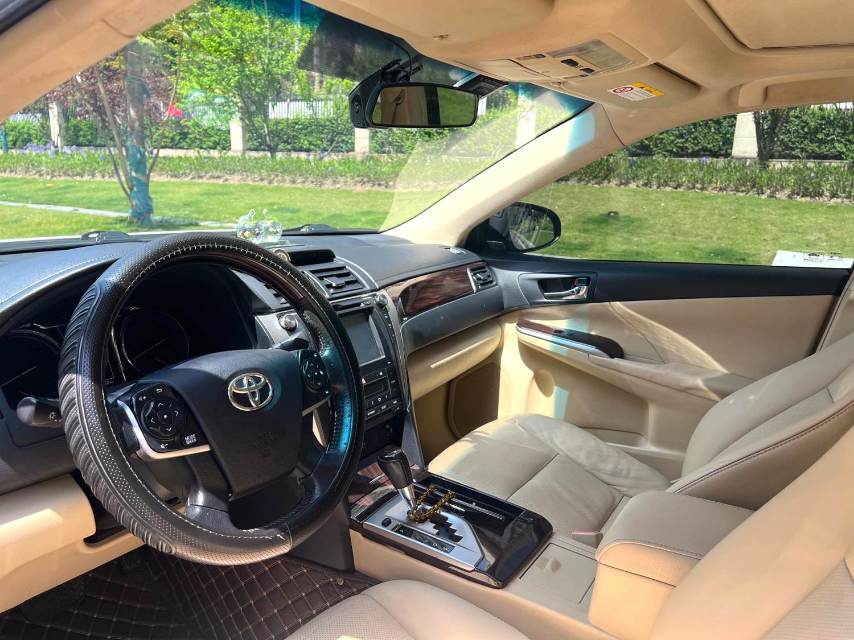 Флагман Toyota Camry Hybrid 2.5HQ