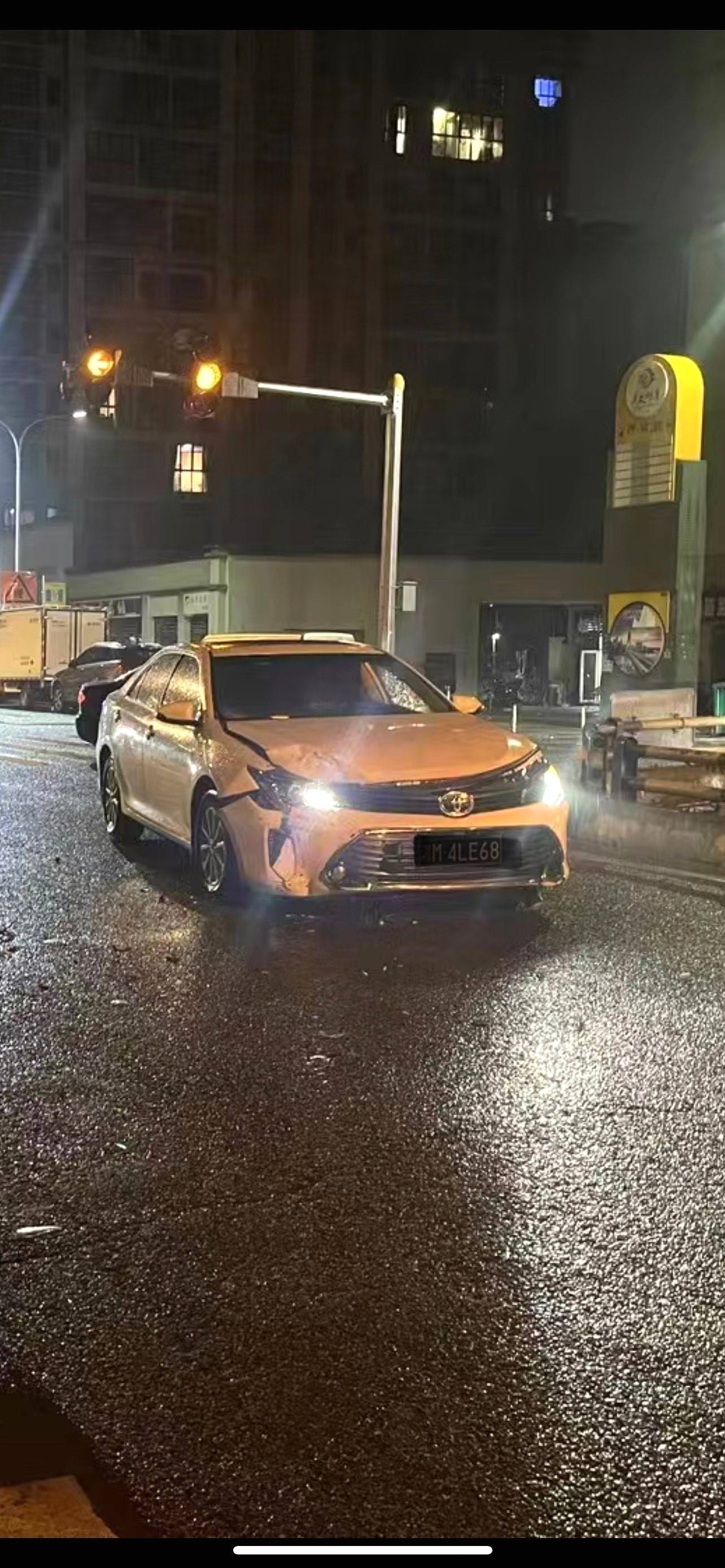 Флагман Toyota Camry Hybrid 2.5HQ