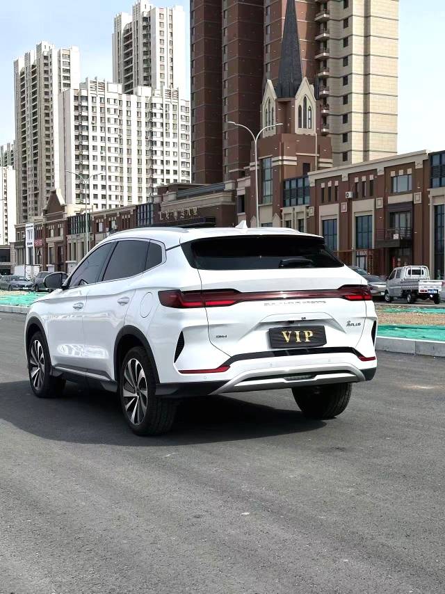 宋 PLUS New Energy Model Year 荣耀版 DM i 71km Luxury