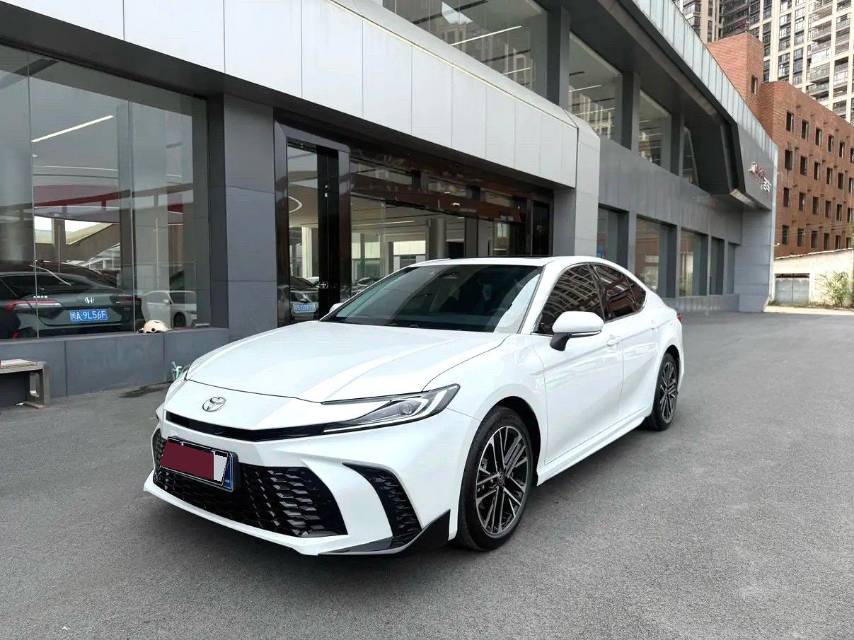 Toyota Camry Hybrid 2.0HSE Lite Version