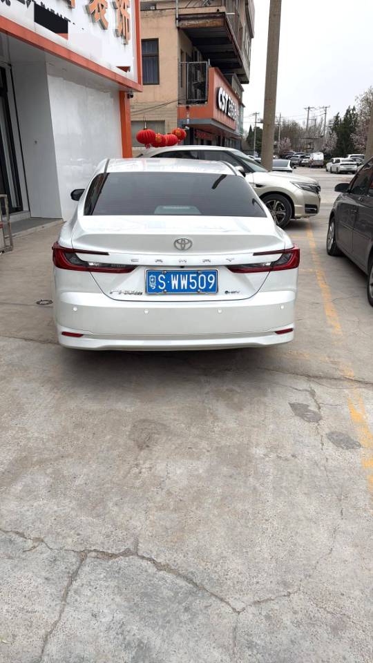 Toyota Camry Hybrid 2.0HGVP Luxury