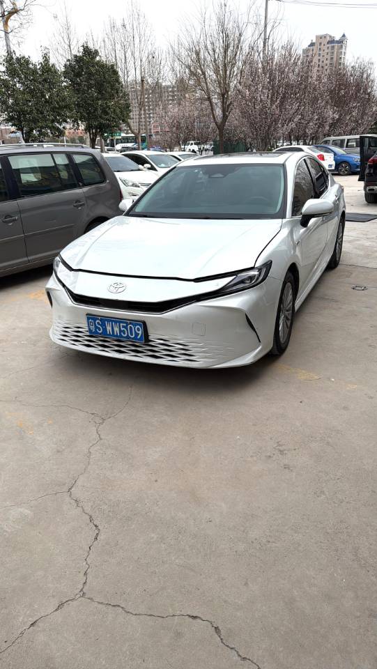 Toyota Camry Hybrid 2.0HGVP Luxury