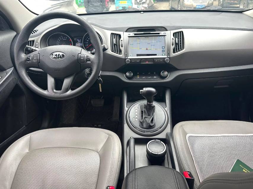 Kia Sportage 2.0L Automatic 2WD GLS