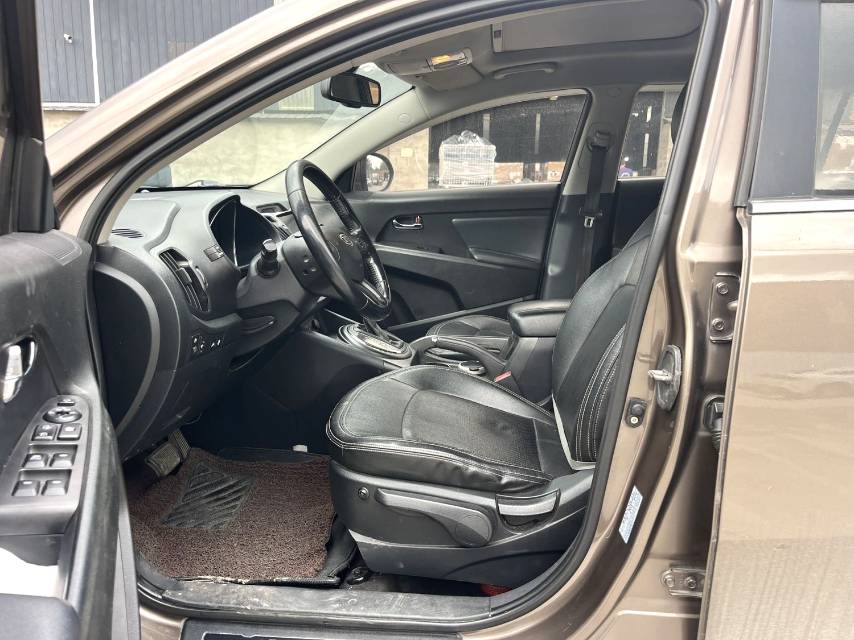 Kia Sportage 2,0 л, АКПП, передний привод, GL