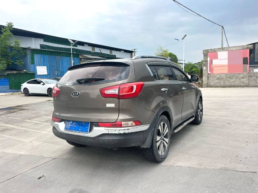 Kia Sportage 2,0 л, АКПП, передний привод, GL